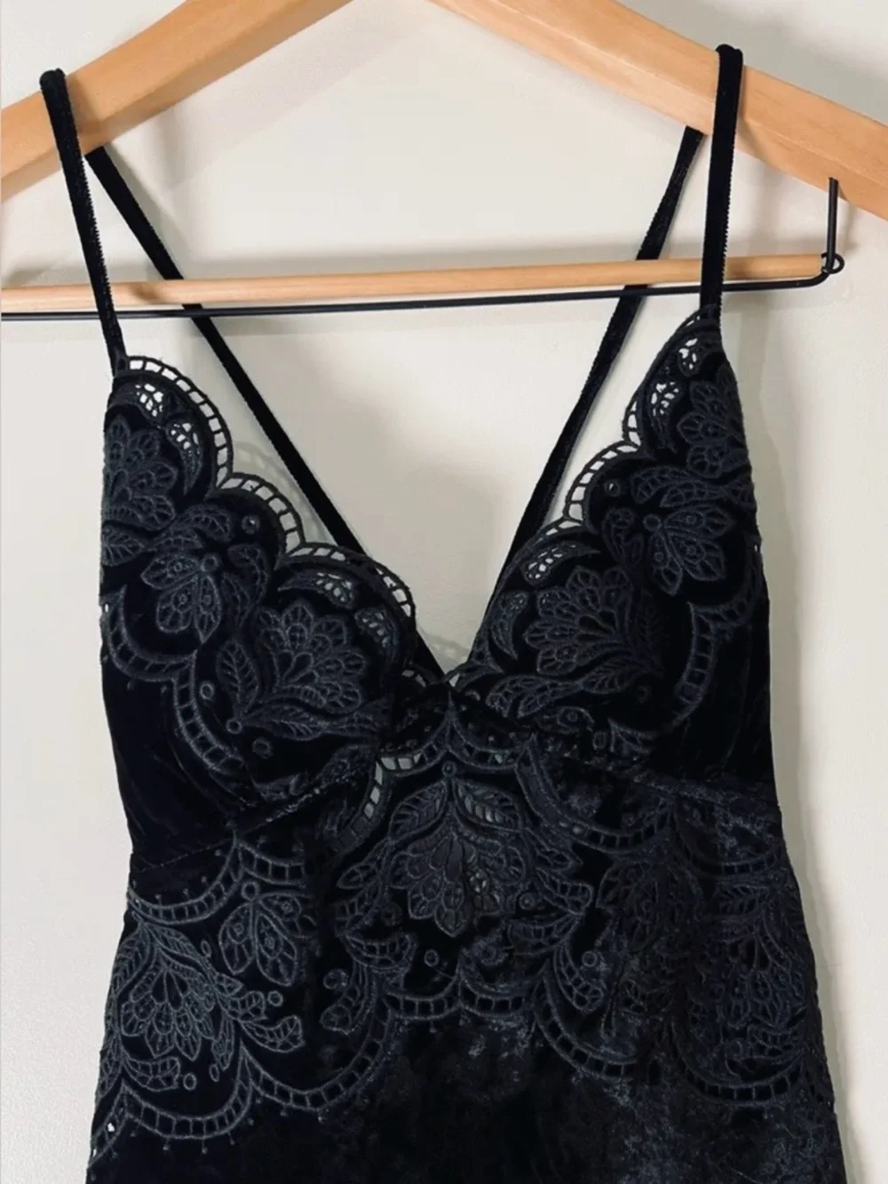 Farm Rio Richelieu Velvet Slip Dress Black Lace Midi Size Large - Picture 5 of 10